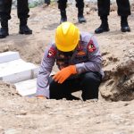 Gubernur Sulsel Dan Kapolri Resmikan Pembangunan Rumah Polisi Korban Gempa Di Sulbar