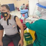 Ratusan Anggota Dan ASN Polres Magetan, Jatim Jalani Vaksinasi COVID-19