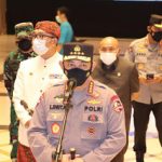 Tinjau Vaksinasi Massal di Bandung, Panglima TNI dan Kapolri Minta Warga Tetap Disiplin Prokes