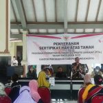 Pembagian Sertifikat Program PTSL Desa Pesanggrahan Kecamatan Kutorejo Kabupaten Mojokerto