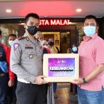 Relawan Kota Malang Dapat Kado Helm Pada Operasi Keselamatan Semeru 2022