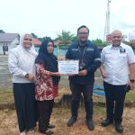 Belasan Tahun Rusak, PT Timah Tbk Bantu Perbaiki Lapangan Basket SMK Handayani Manggar.