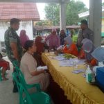 Koramil Dawar Bareng Nakes PKM Lanjutkan Layanan Vaksinasi Booster