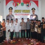 Wujudkan Kedekatan Ulama dan Umaro’, Kapolres Pasuruan Gelar Jum’at Curhat Di Masjid Darut Taqwa Carat, Gempol