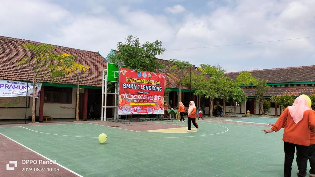 Sambut PHBN Ke-78 SMKN Lengkong Gelar Bazar Dan Perlombaan