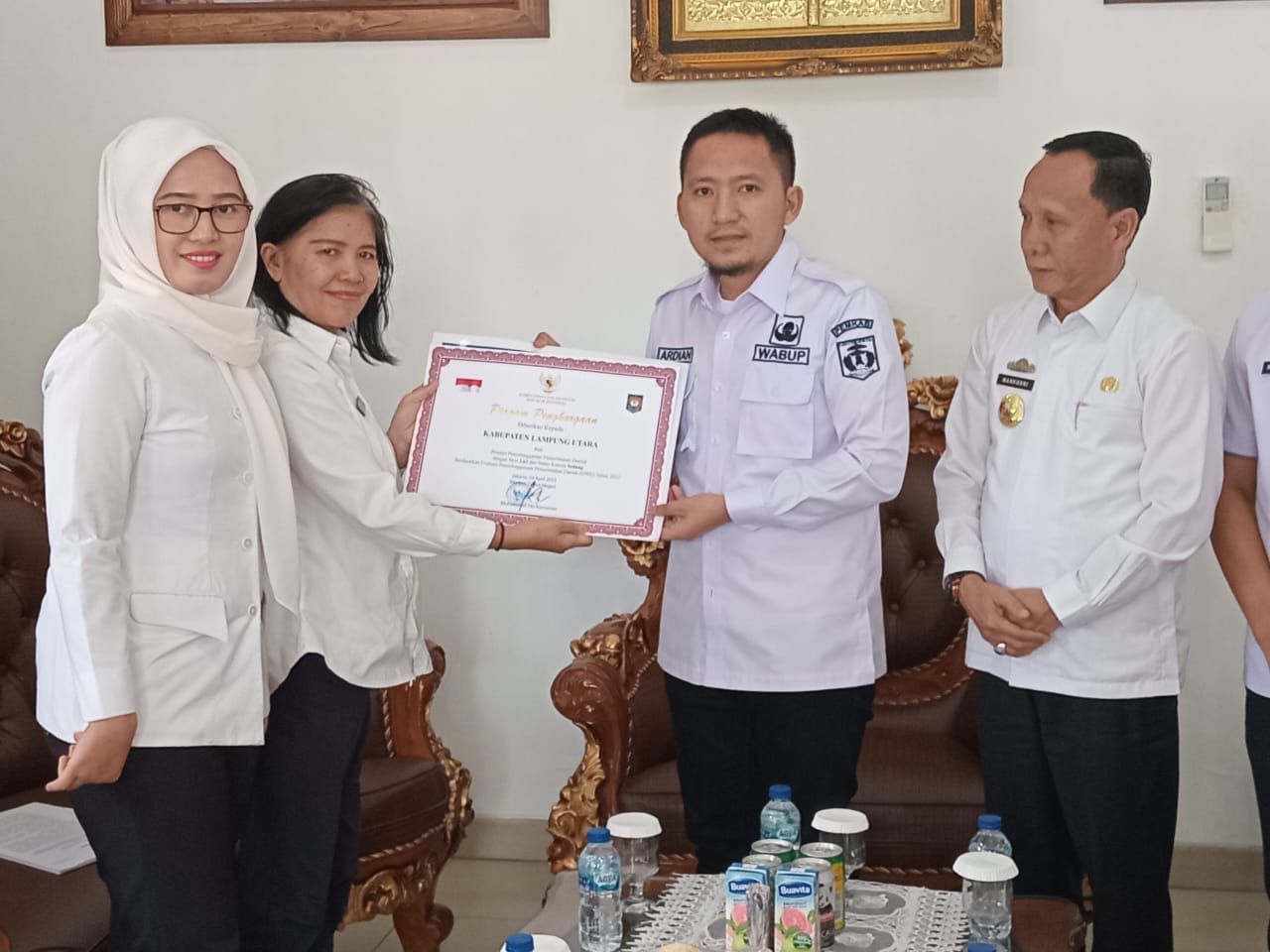 Prestasi Gemilang Lampung Utara Dalam Penyelenggaraan Pemerintahan Daerah Ditunjukkan Melalui Piagam Penghargaan Kementerian Dalam Negeri