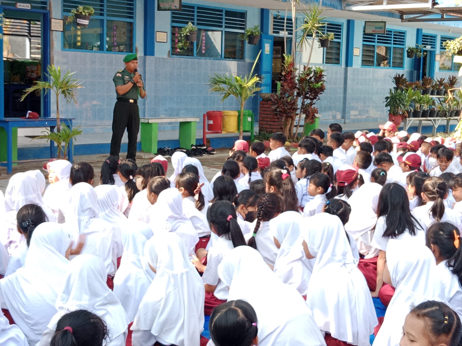 Tekan Perilaku Bullying, Koramil Pacet Masifkan Sosialisasi Di Sekolah