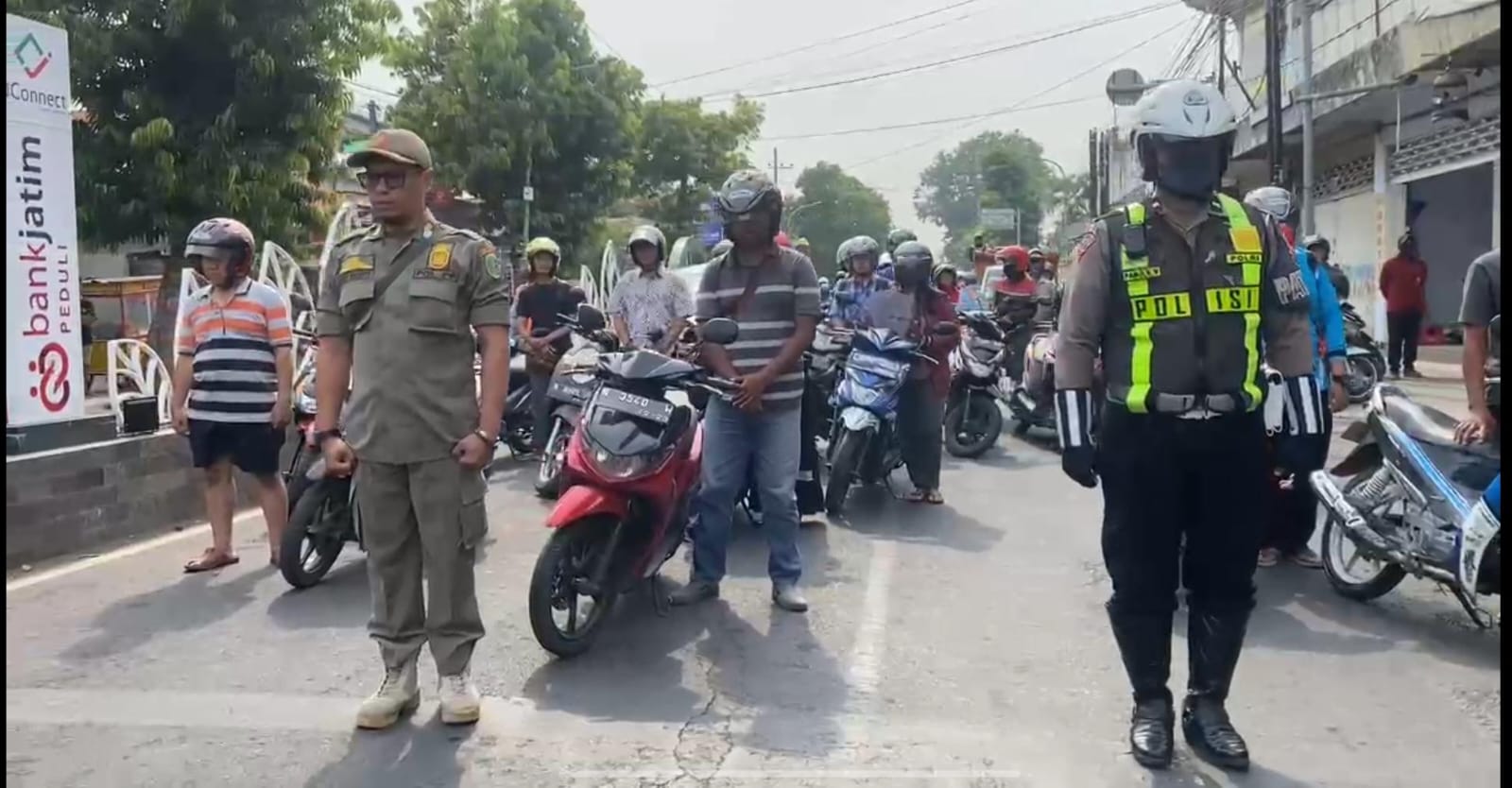 Peringati Hari Pahlawan, Masyarakat Kota Pasuruan Diimbau Sejenak Menghentikan Aktifitasnya