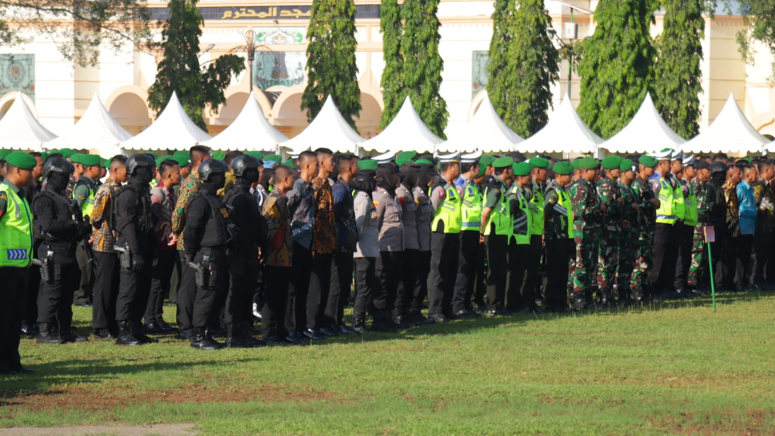 Gabungan TNI-Polri Apel Gelar Pasukan Dalam Rangka Kunker Presiden Joko Widodo di Pekalongan