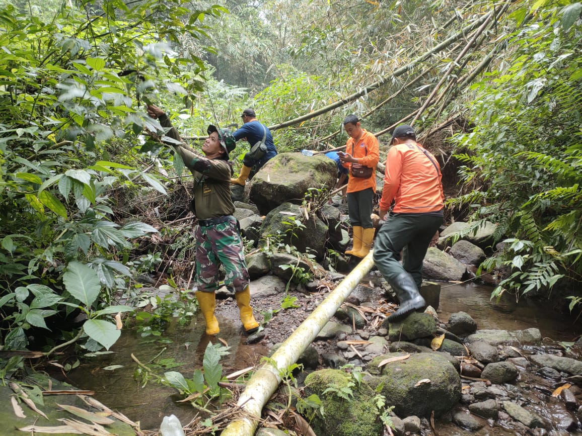 Mitigasi Bencana Alam, Koramil Trawas Bareng Perhutani & Forkopimcam Sasar Lokasi Wisata