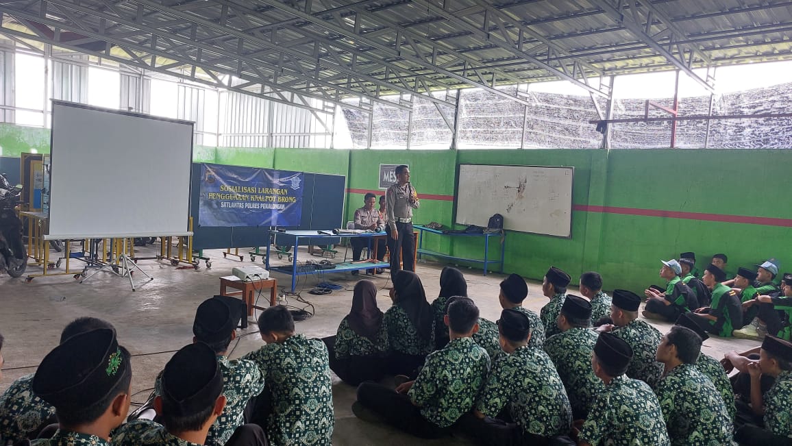 Police Goes to School, Unit Kamsel Sat Lantas Polres Pekalongan Sosialisasikan Larangan Penggunaan Knalpot Brong