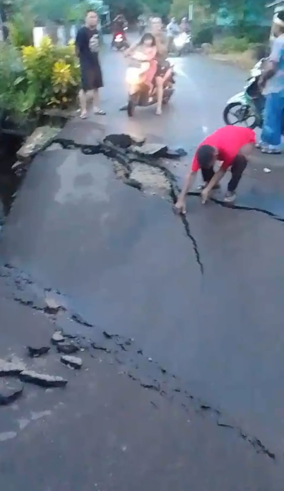 Warga Pontianak Utara Minta Pemkot Pontianak Mengambil Tindakan Secepatnya Adanya Jembatan Yang Ambruk di Jalan Darma Putra