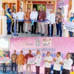 Brig Manager Indo Mart Pontianak Secara.Simbolis Serahkan Bantuan Renovasi Dan Peralatan Kesehatan Di Puskesmas Korpri.
