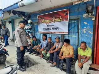 Giat Minggu Kasih, Polsek Kumai Bersama Dengan Para Tukang Ojek di Pangkalan Pasar Cempaka