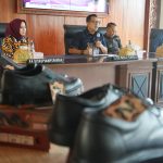 Optimalkan Potensi Produksi Alas Kaki Lokal Kota Mojokerto, Pemkot Gelar Pelatihan Pengelolaan Bisnis dan Manajemen Bagi Pelaku Usaha