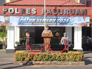 Wujudkan Tertib Berlalu Lintas, Kapolres Pasuruan Pimpin Apel Gelar Pasukan Operasi Patuh Semeru 2024