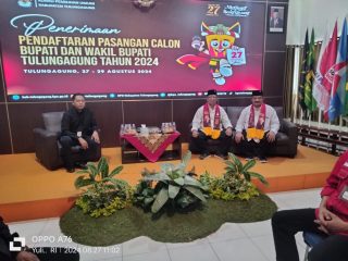 Pasangan Mardinoto Resmi Daftarkan Diri Ke KPU Tulungagung Bersama Partai Pengusung.