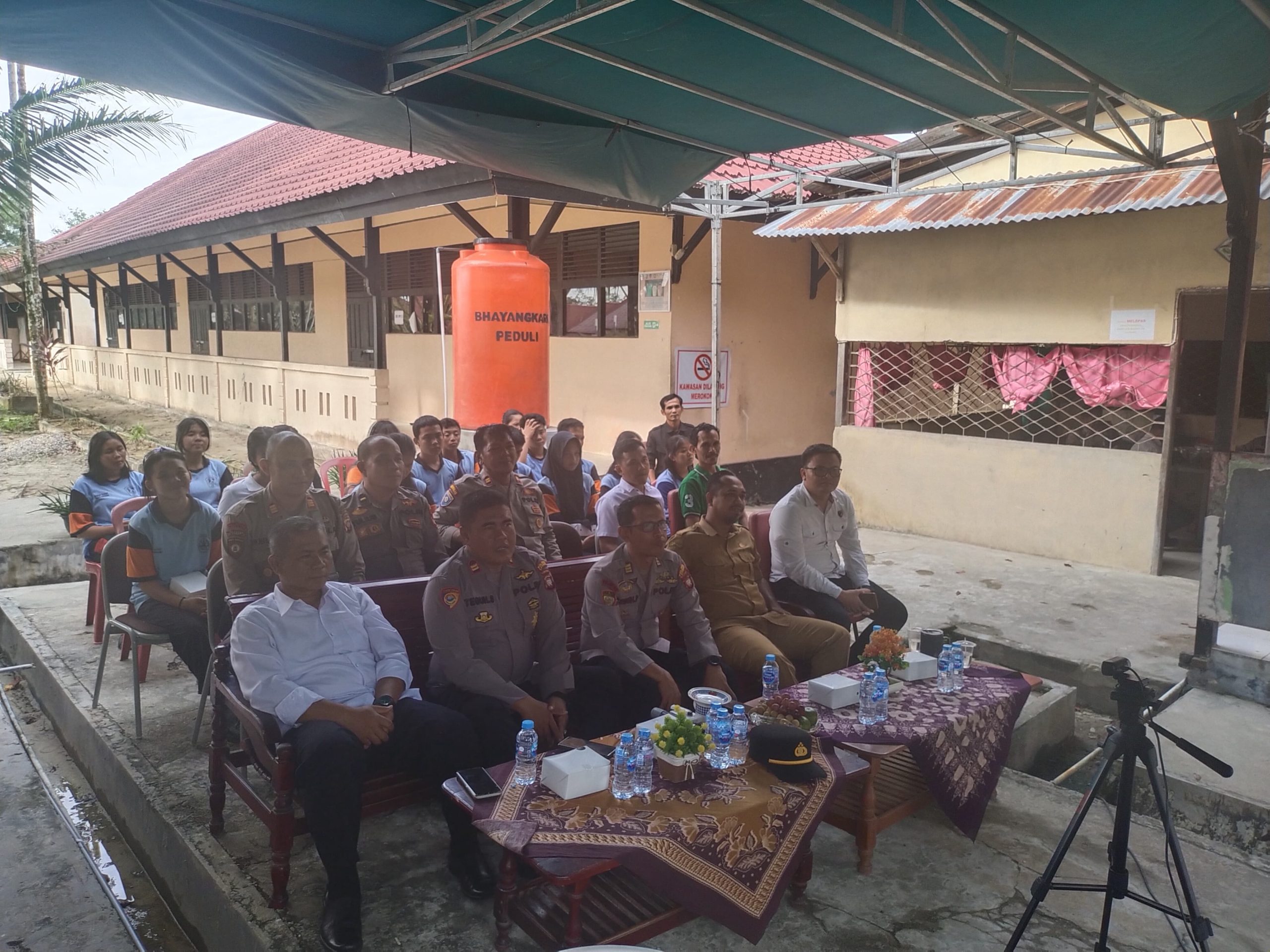 Wujud Kepedulian Ketua Umum Bhayangkari Resmikan Fasilitas Air Bersih di Landak Secara Virtual