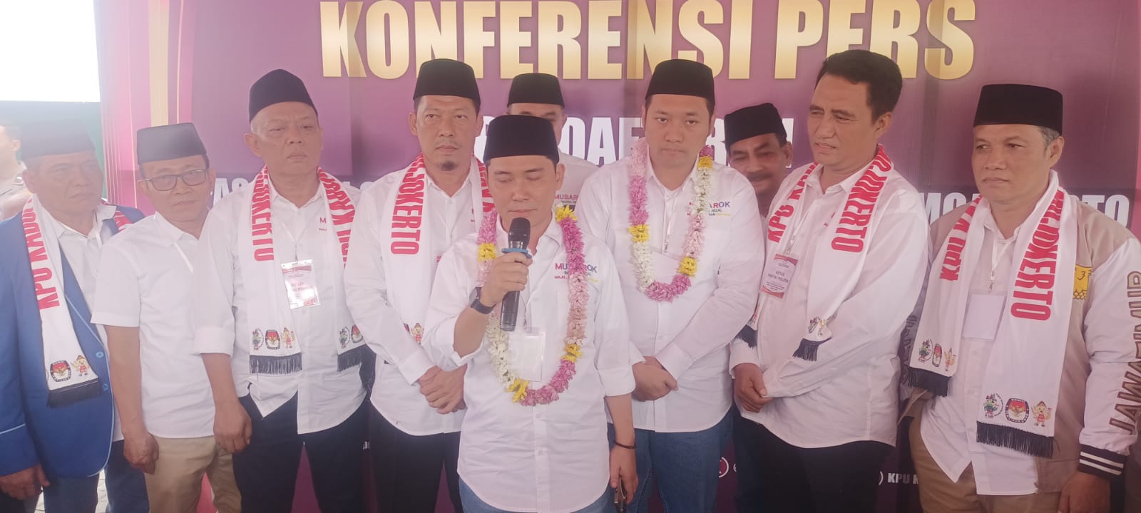 Pasangan Gus Barra – Rizal Resmi Daftar Ke KPU Kabupaten Mojokerto, Targetkan 90 Persen Suara