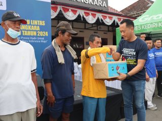 Sambut Hari Lalu Lintas Bhayangkara ke - 69, Polres Kediri Kota Gelar Charity Run Yatim Mandiri