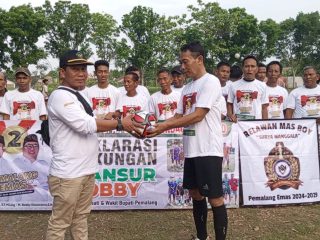 Kebondalem Legend Dukung Cabup Mansur Hidayat Dan Menantang Main Bola Bareng.