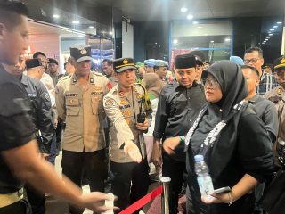 Polres Mojokerto Libatkan Personel Gabungan,Debat Pamungkas Pilkada 2024 Berjalan Aman