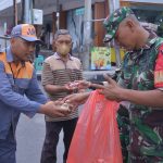 Tebar Kebaikan Jum’at Berkah, Kodim 0815/Mojokerto Salurkan Sedekah Prajurit Sasar Abang Becak & Kaum Dhuafa