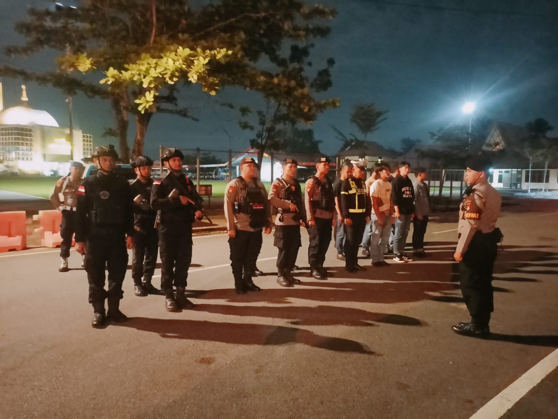 Satgas Operasi Mantap Praja Kapuas Polda Kalbar Laksanakan Patroli Malam Skala Besar Demi Terciptanya Situasi Kondusif Pasca Pleno KPUD