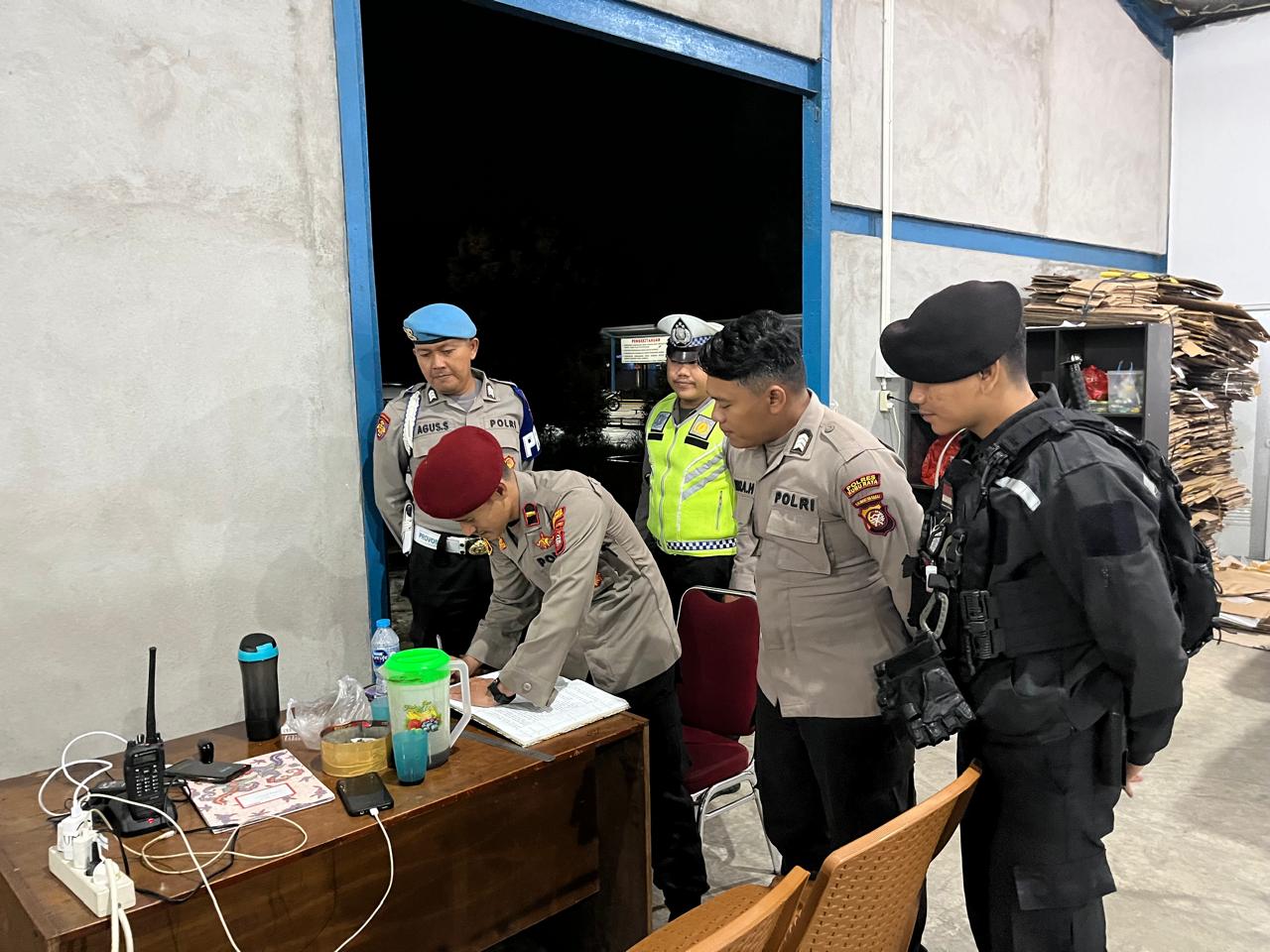 Cegah Gangguan, Polisi Kawal Ketat Gudang KPU Kubu Raya