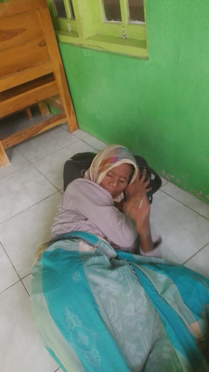 Kisah Pilu Seorang Wanita Bernama Wara Penyandang Disabilitas Tuna netra dan Juga Tuna Rungu yang Di Tinggal Suaminya.