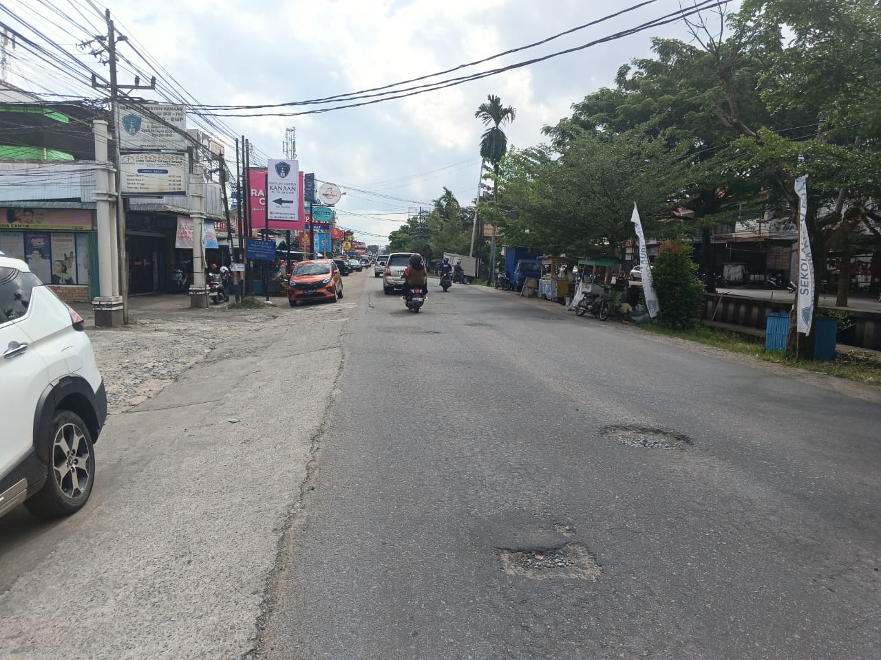 Belum Lama Dikerjakan Jalan.di Sungai Raya Dalam Kembali Berlubang.
