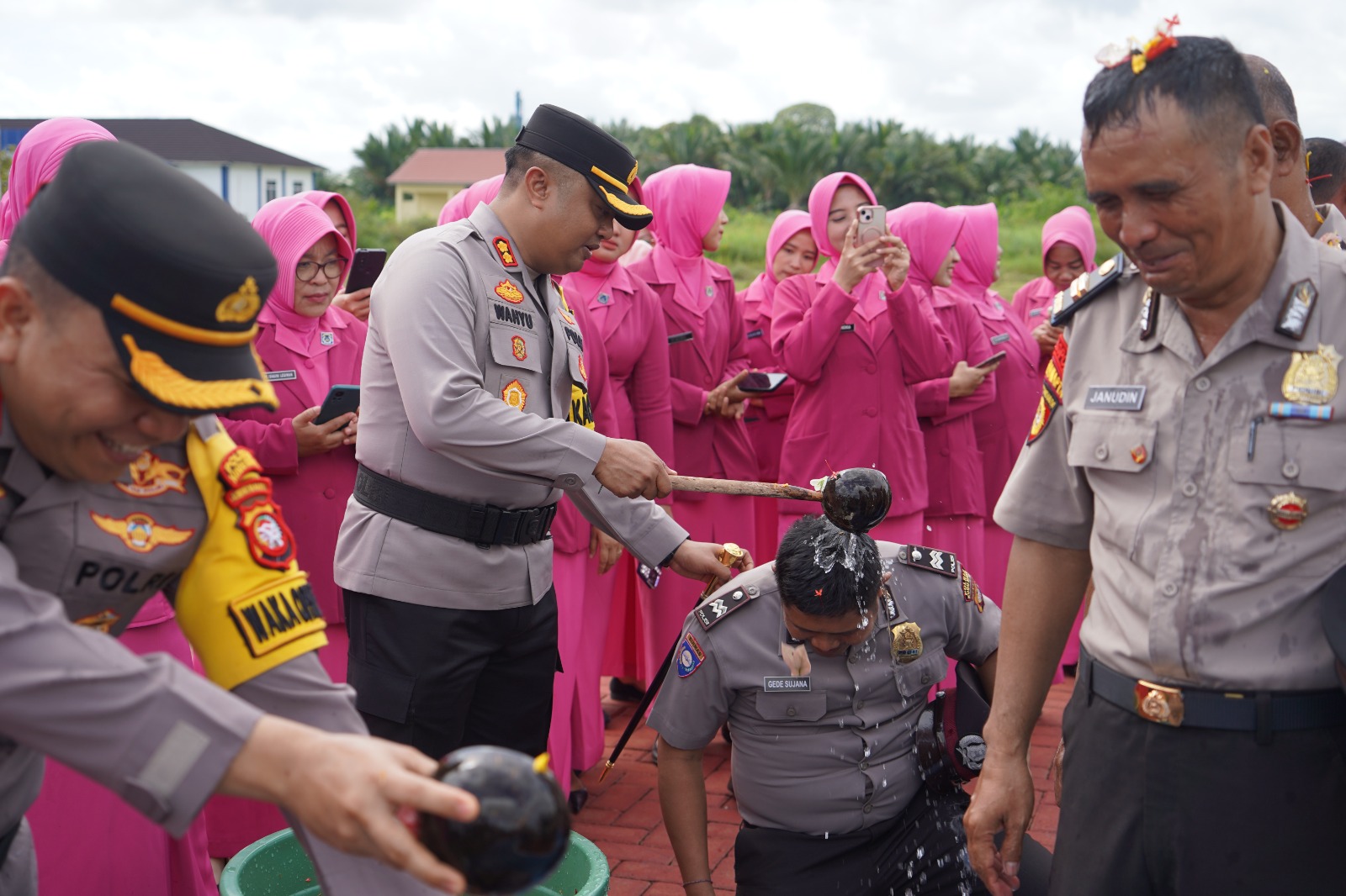 Upacara Korps Raport Polres Kubu Raya, 54 Personel Dapat Kenaikan Pangkat Setingkat Lebih Tinggi