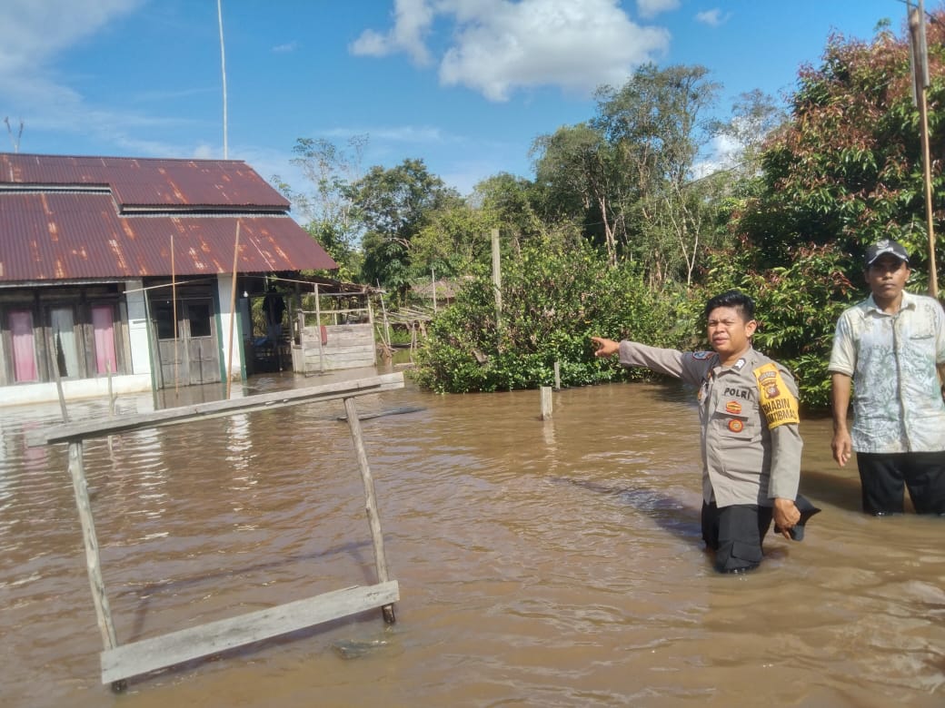 Polsek Kuala Mandor B Lakukan Patroli Berikan Himbauan Waspada Banjir dan Bahaya Listrik