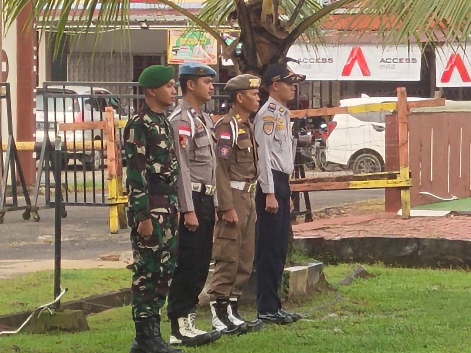 Anggota Kodim 1209/Bky Hadiri Apel Gelar Pasukan Operasi Liong Kapuas Kewilayahan