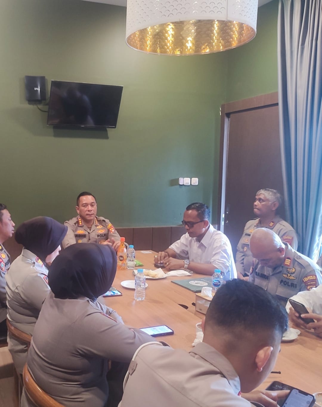 Kapolresta Pontianak Gelar Coffee Morning Bersama PJU dan Kapolsek Jajaran untuk Evaluasi dan Perencanaan Kegiatan