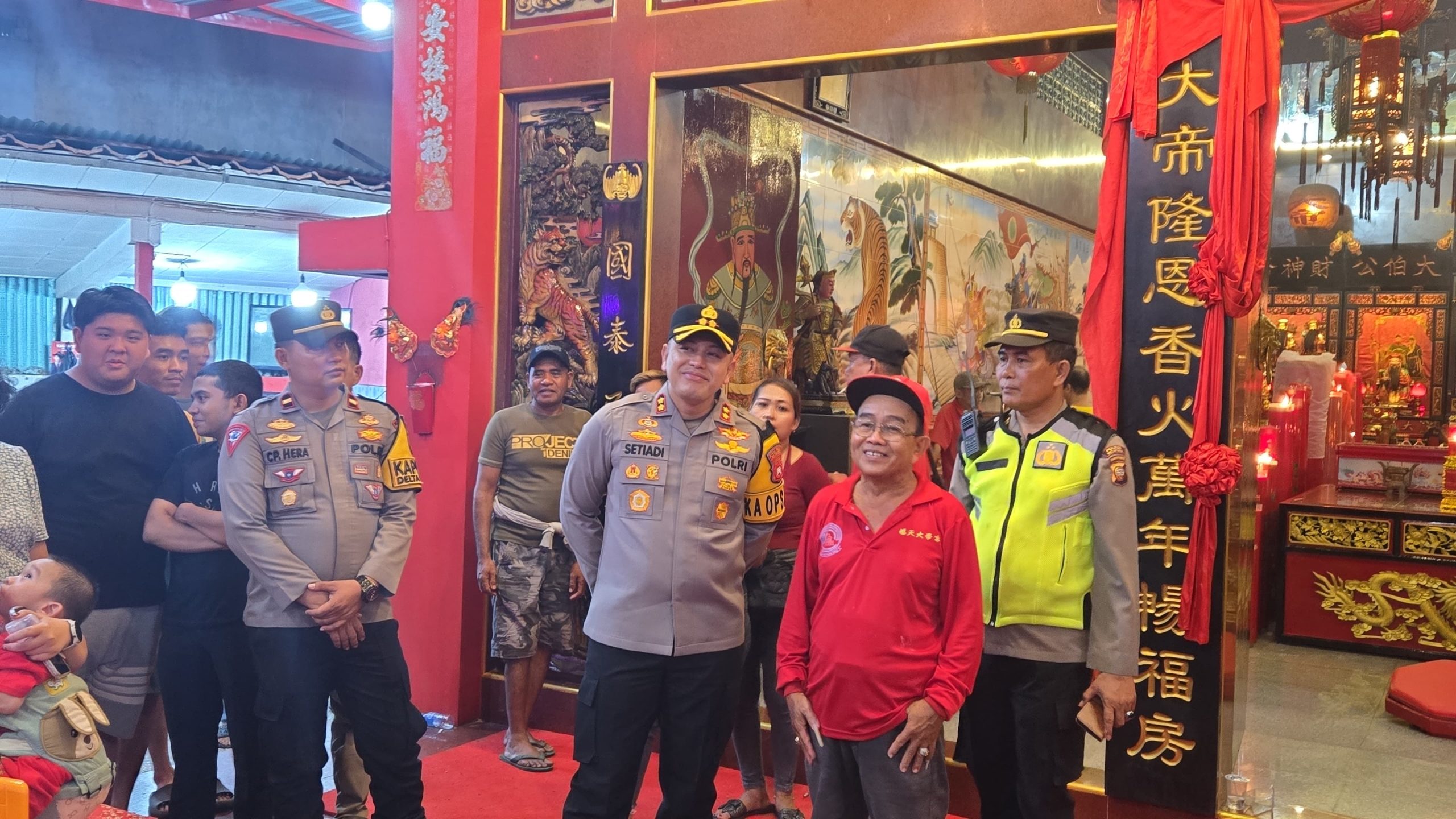 Pastikan Ibadah Imlek Berjalan Lancar, Kapolres Ketapang Pimpin Langsung Pengamanan di Klenteng Tua Pekong