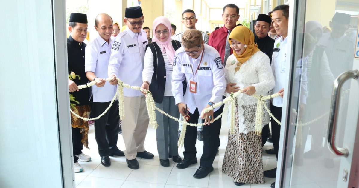 RSUD Waluyo Jati Resmikan Ruang Direksi dan Tasyakuran HUT ke-15 Kota Kraksaan Serta HUT ke-43 RSUD Waluyo Jati