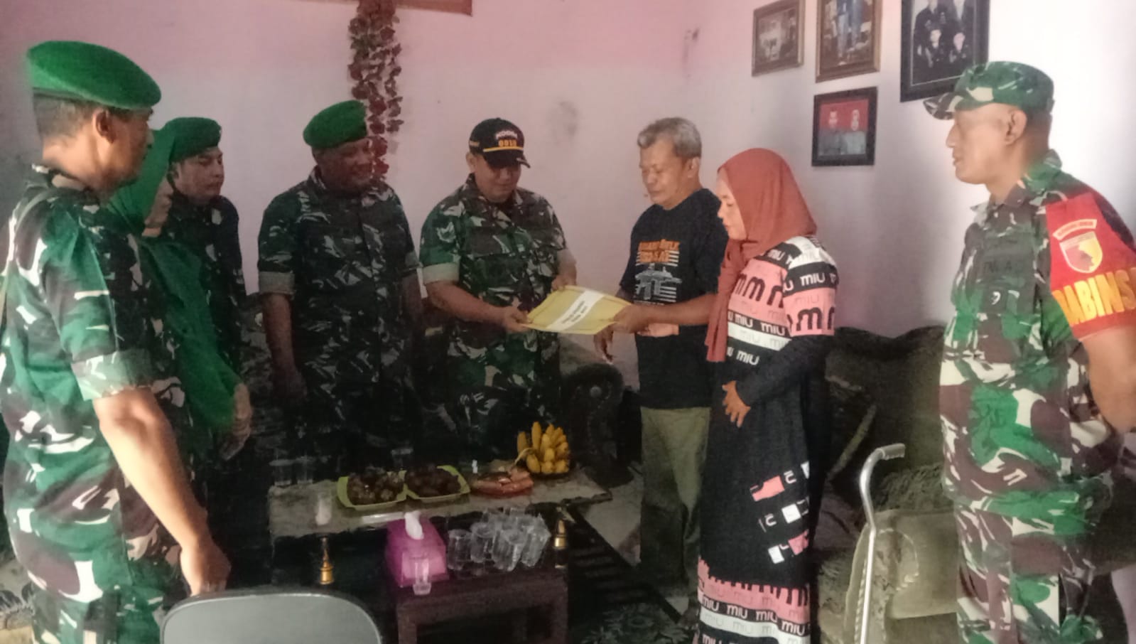 Salurkan Sedekah Prajurit, Kodim 0815/Mojokerto Sasar Anggota TNI dan PNS Sakit Menahun