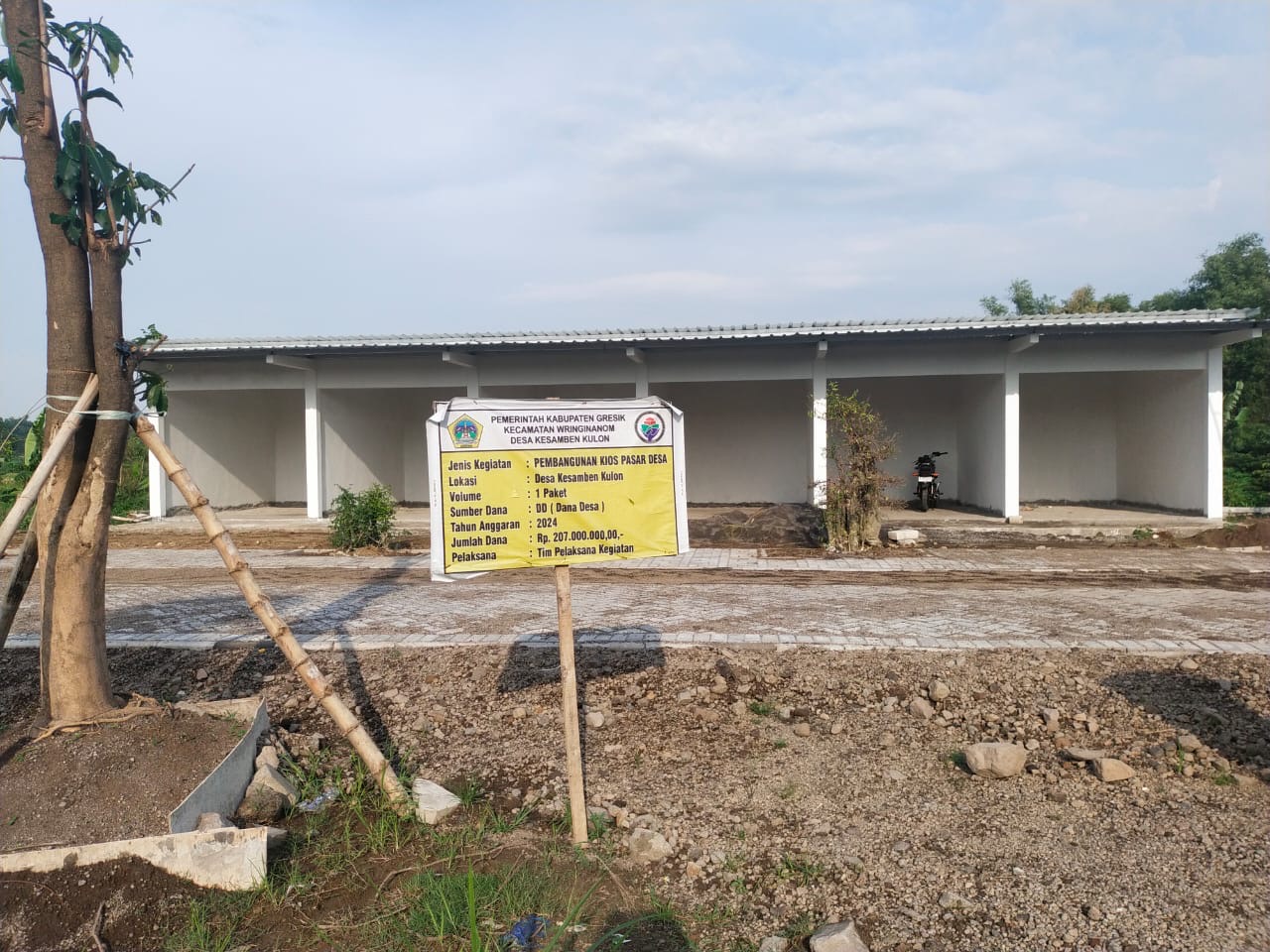 Diduga Dinas Terkait Tutup Mata Dengan Adanya Proyek Kios Yang Mangkrak