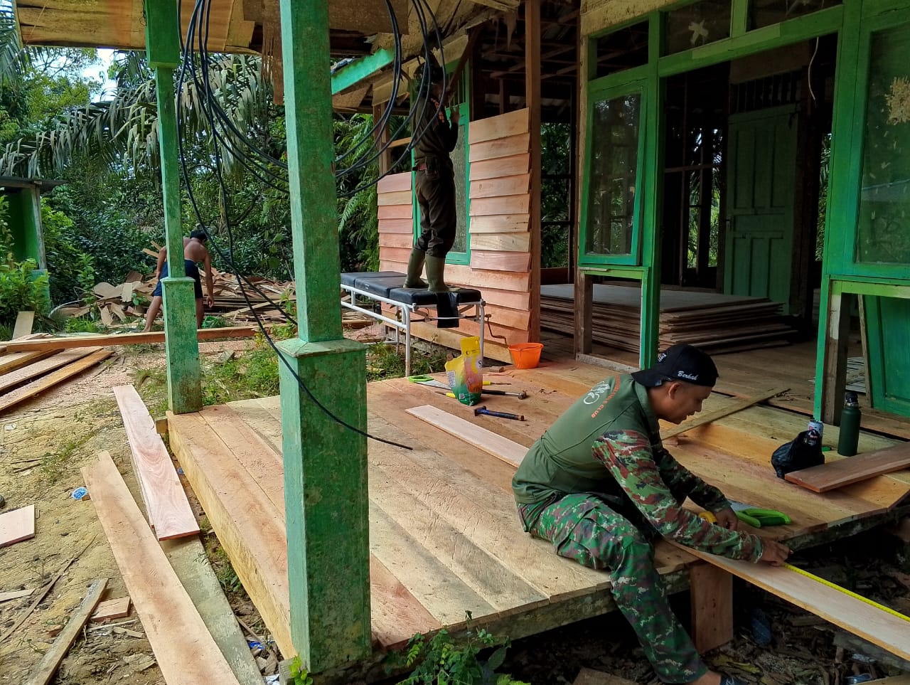 Satgas TMMD Imbangan Ke-123 Kodim 1209/Bky Mulai Rehab Posyandu