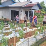 Bhabinkamtibmas Polsek Kendawangan Polres Ketapang Lakukan Pengecekan Ketahanan Pangan Pekarangan Bergizi