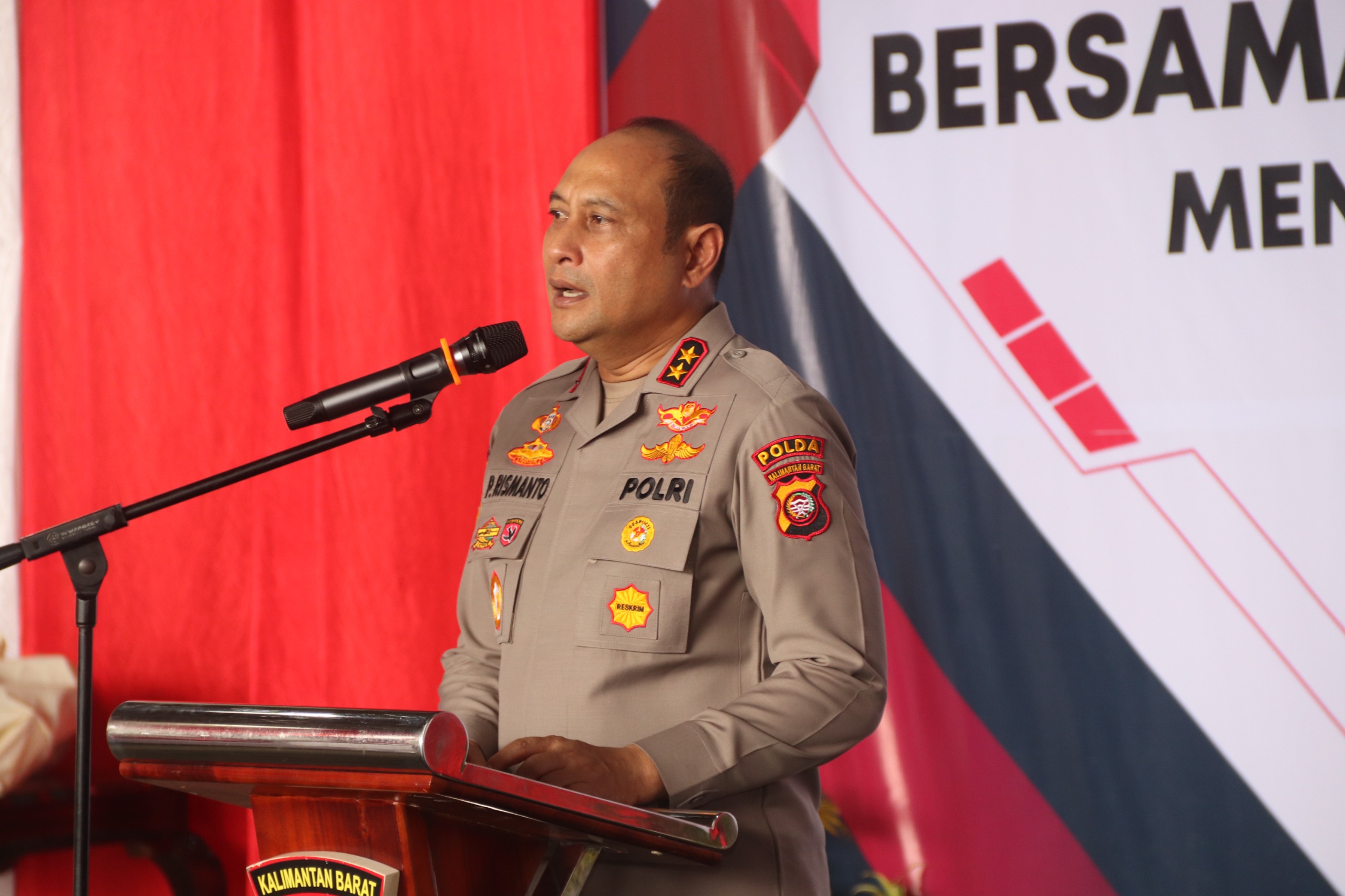 Kapolda Kalbar Laksanakan Baksos Polri Presisi Bersama Mahasiswa, BEM, dan OKP Sambut Ramadan 1446 H di Polda Kalbar