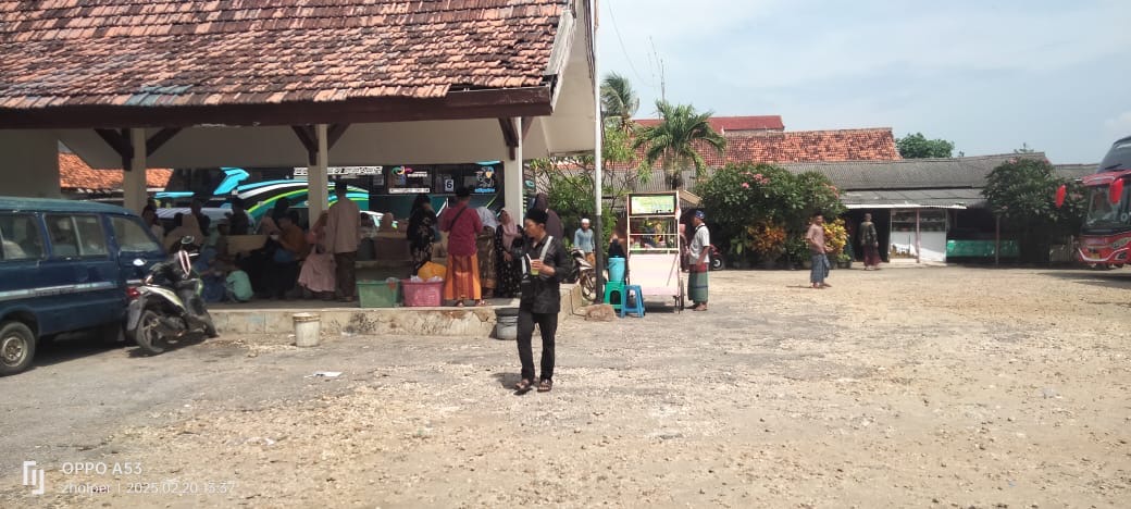 Berkah Persiarah ke Asta Yusuf Yusup Terminal Kalianget Ramai.