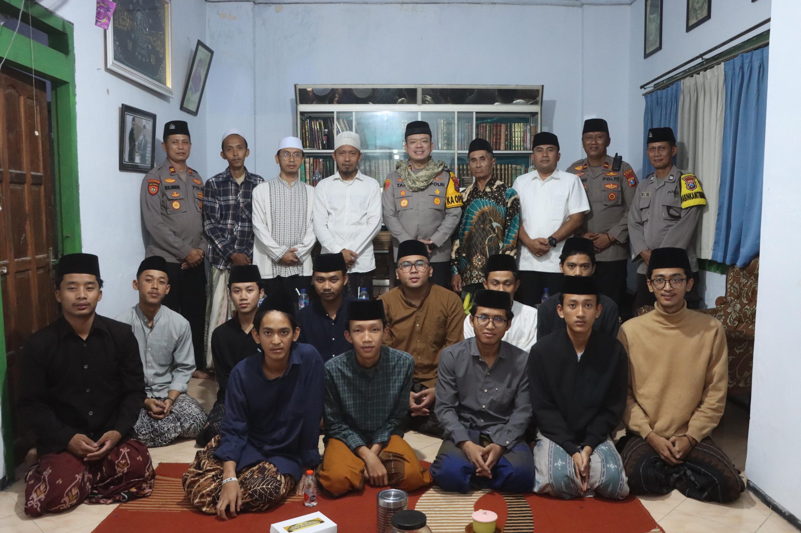 Kapolres Tulungagung Tarawih Bersama Santri Ponpes Al Falah Trenceng