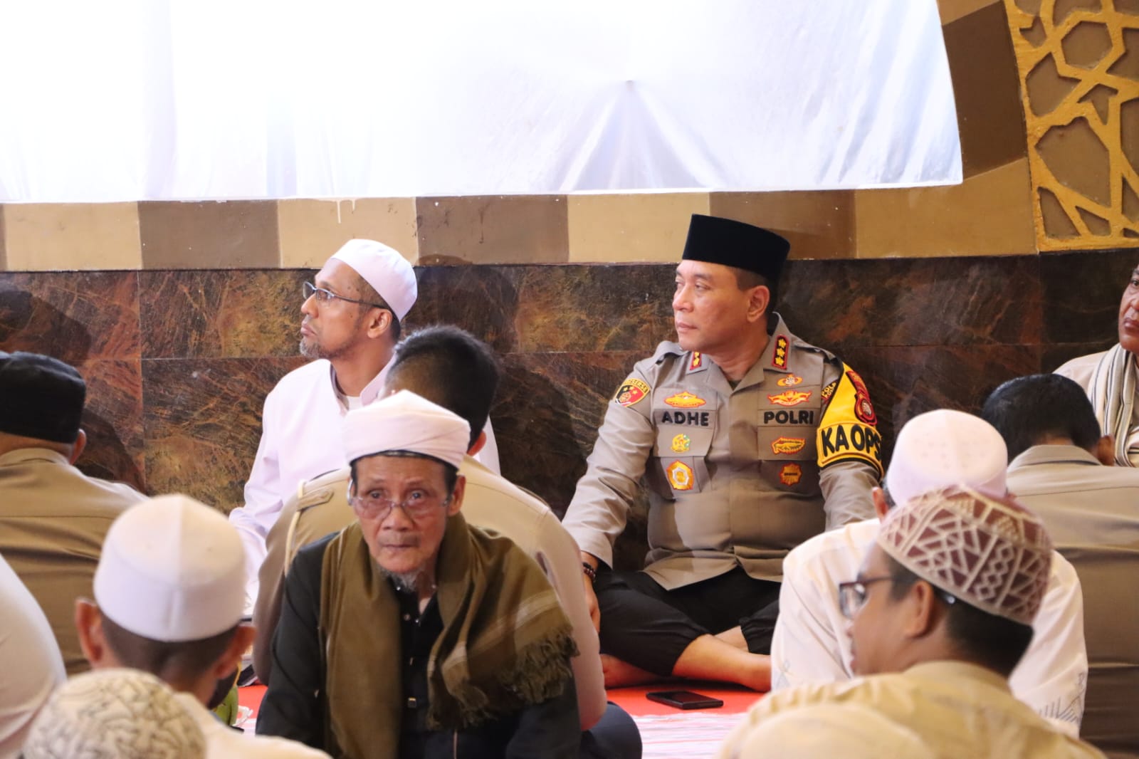 Kapolresta Pontianak Hadiri Buka Puasa dan Tarawih Bersama di Ponpes Darun Naim