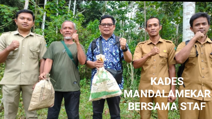 Kinerja Satgas Pokdawarwis Bagian Penjaga Sungai dan Hutan Desa Mandalamekar Patut Dapat Acungan Jempol