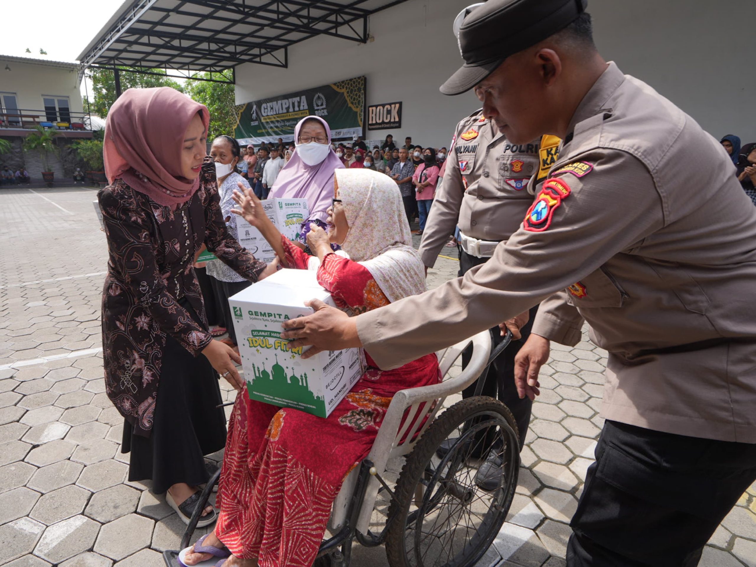 Berbagi bersama GEMPITA, Ning Ita: Bentuk Sinergi untuk Kota Mojokerto Sejahtera