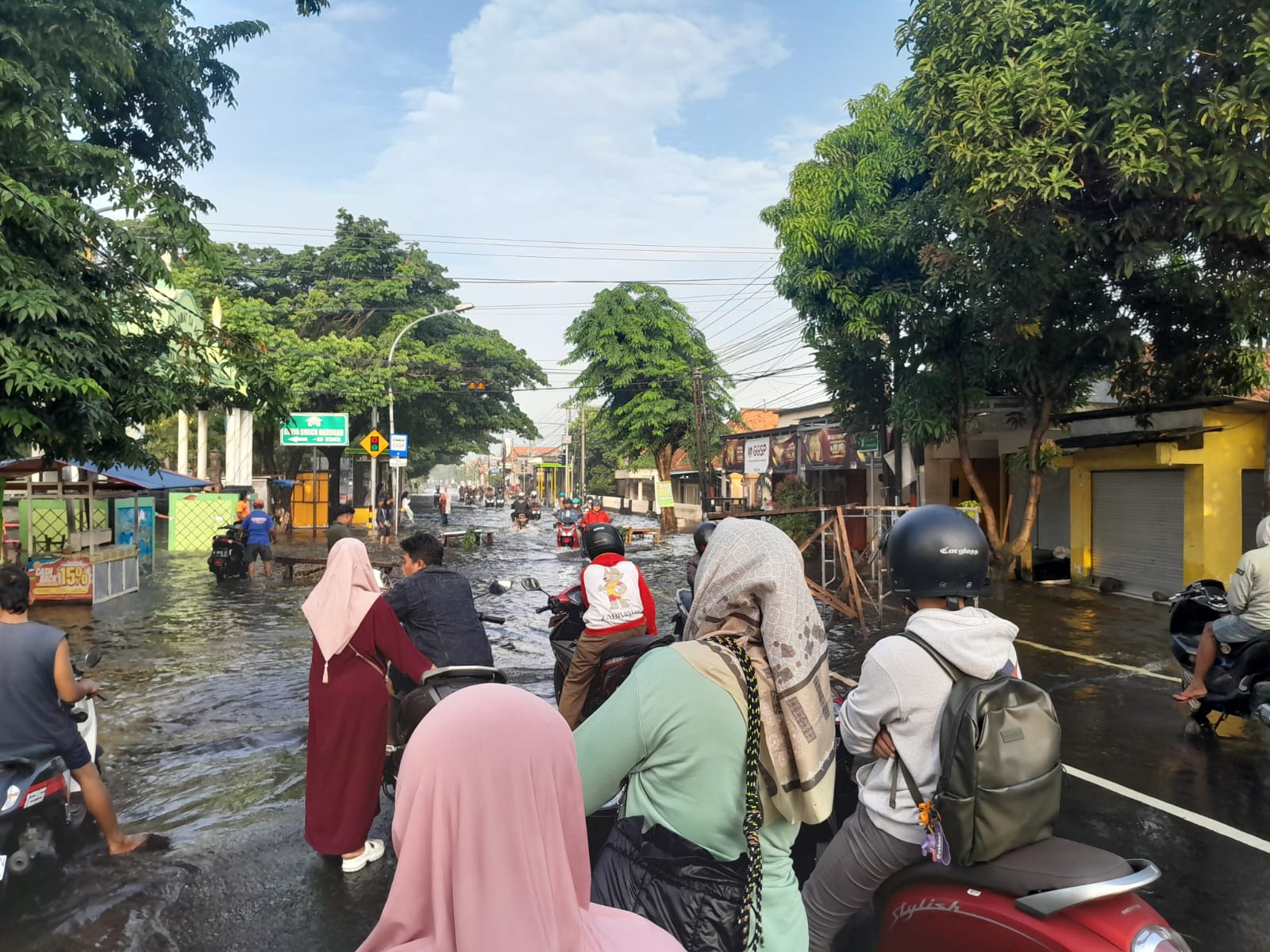 Banjir berlangganan di Desa Morowudi Akibat Luwapan Kali Lamong di Kec Cerme Gresik