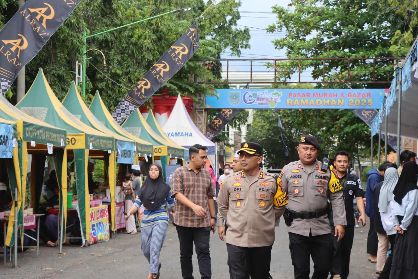 Ngabuburit Bareng Kapolres, Dari Pam Bazar Pasar Murah Sampai Bagi Takjil ke Takmir Masjid