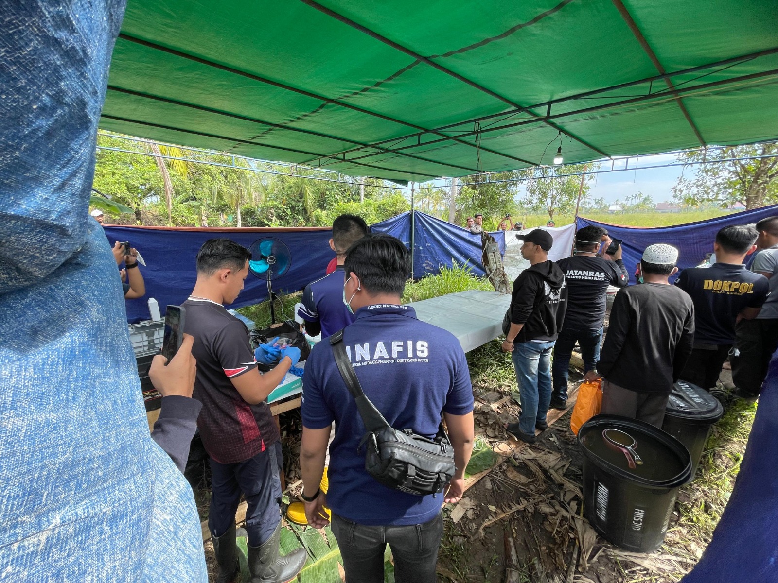 Polisi Bongkar Makam Korban Perkelahian Maut di Sungai Kakap
